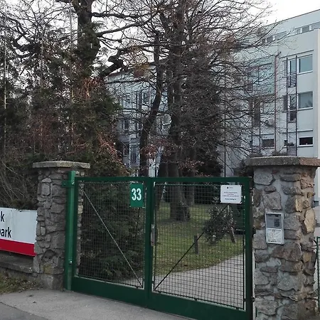Fészek *